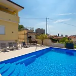 شقة Apartmants Belvedere غييكا
